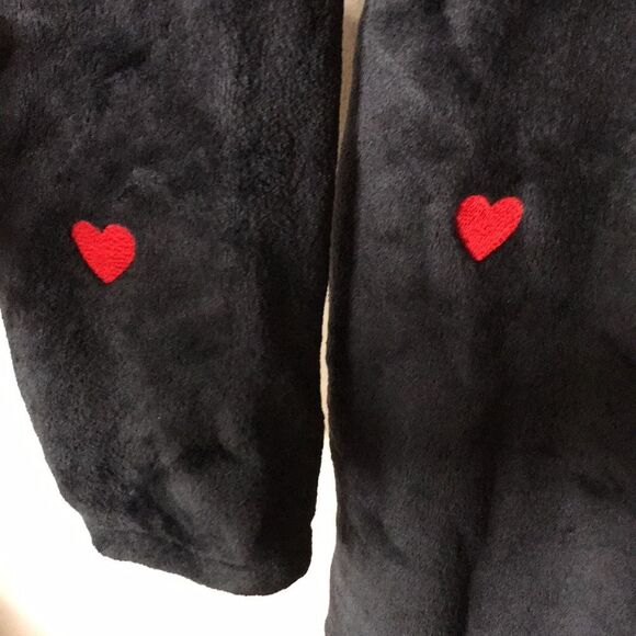 VS PINK Teddy One piece pjs Black w/Red Hearts cozy fall limited edition warm - Picture 10 of 12